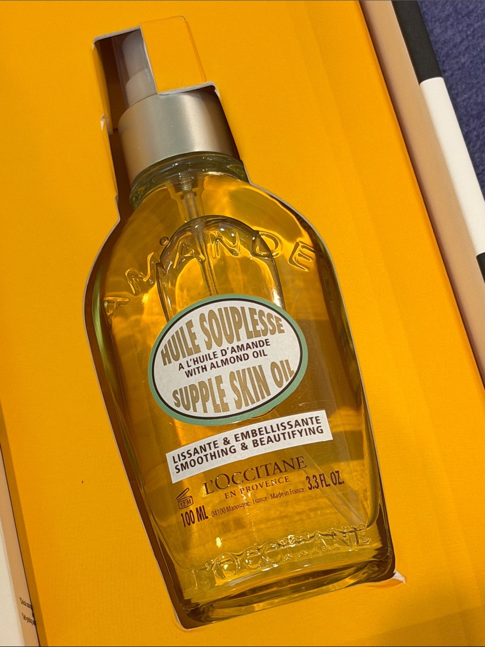 NWT. L'Occitane Almond Supple Skin Oil, 100ML